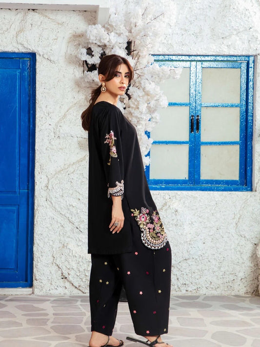 Sila Embroidered 2Pcs