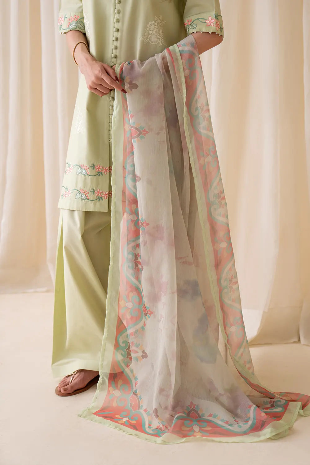AMIRA EMBROIDERED 3PC