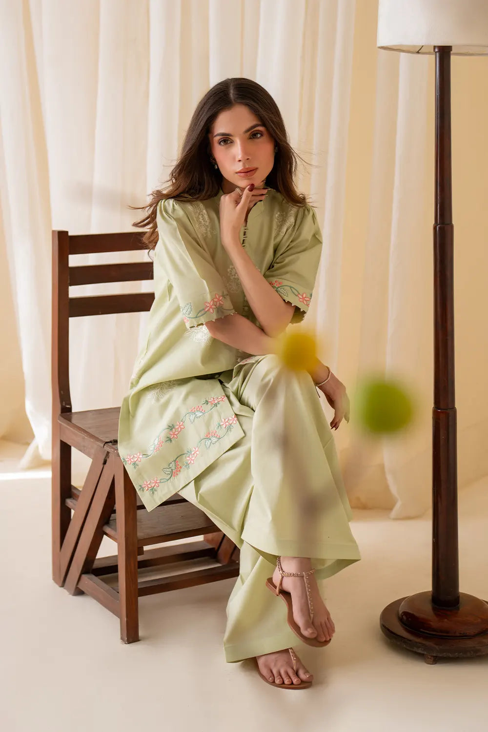 AMIRA EMBROIDERED 3PC