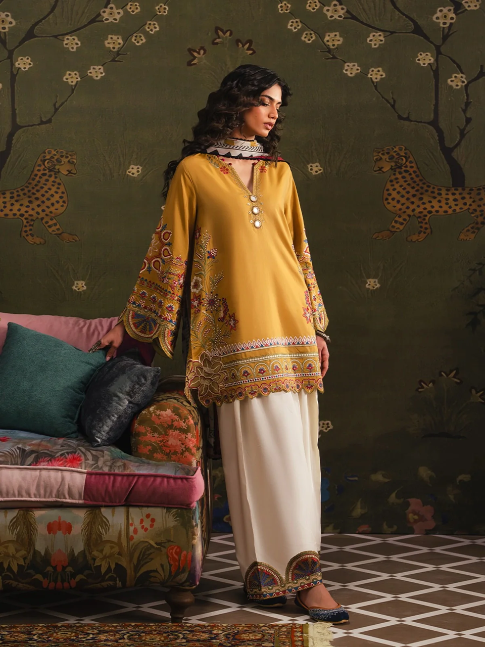 SONI EMBROIDERED 3PC