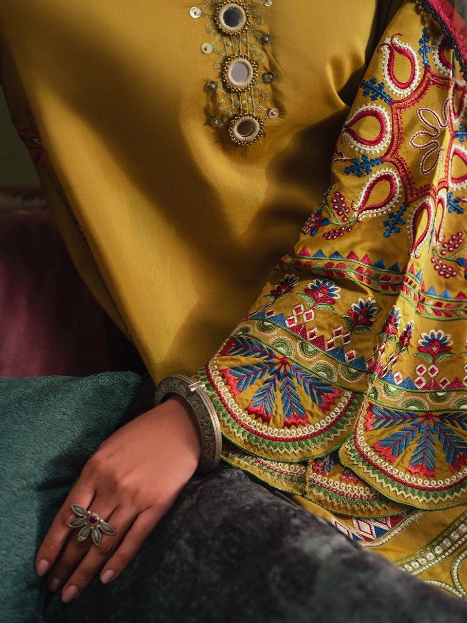 SONI EMBROIDERED 3PC