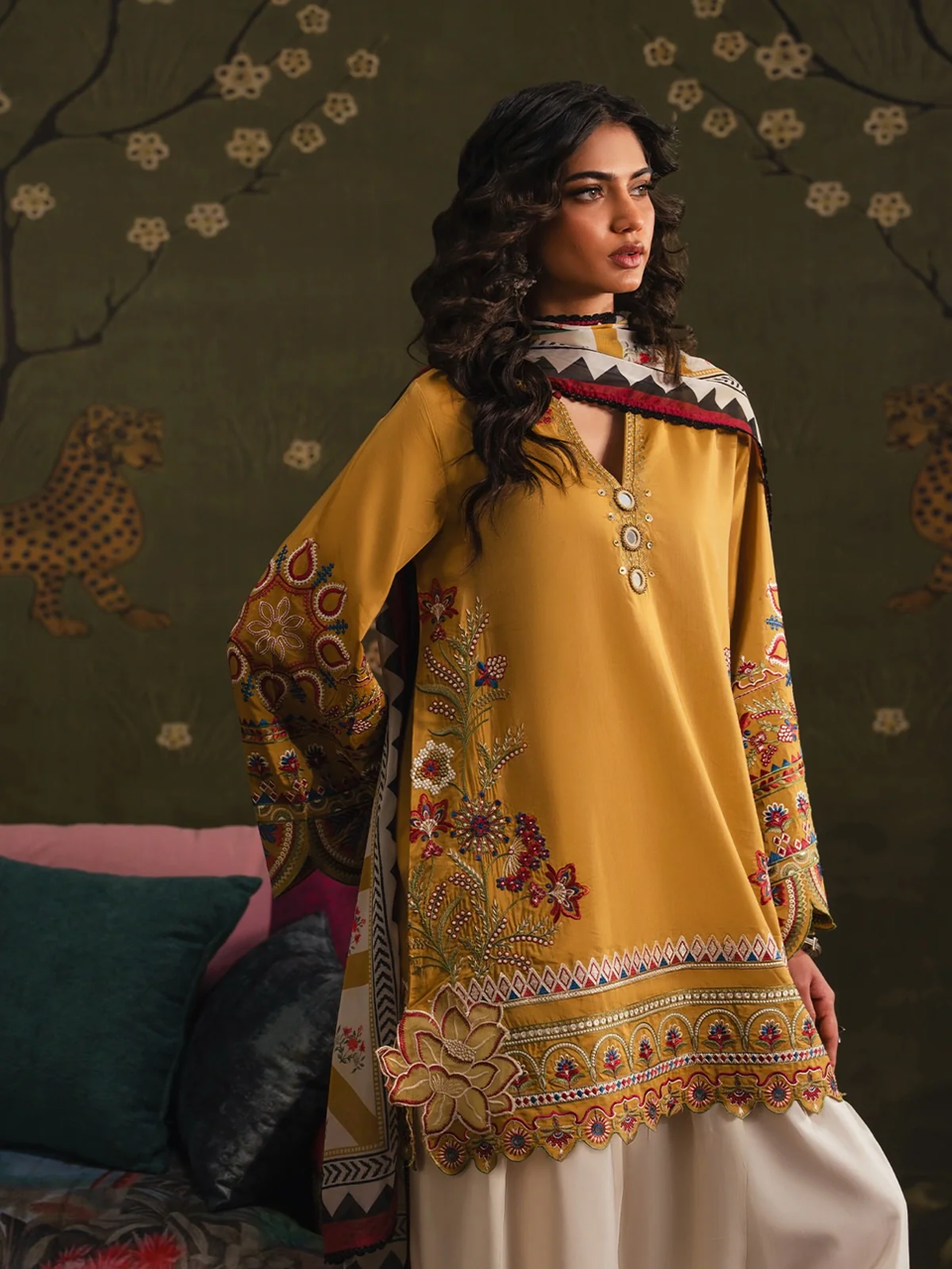 SONI EMBROIDERED 3PC