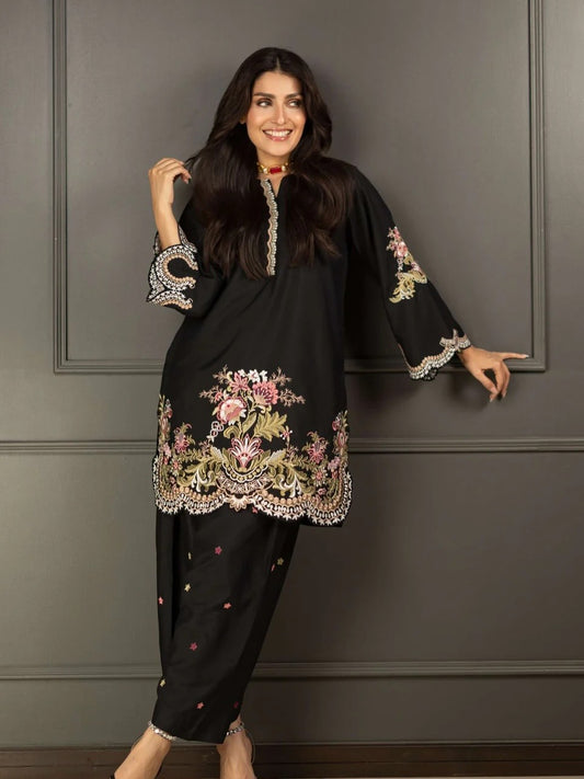 Sila Embroidered 2Pcs