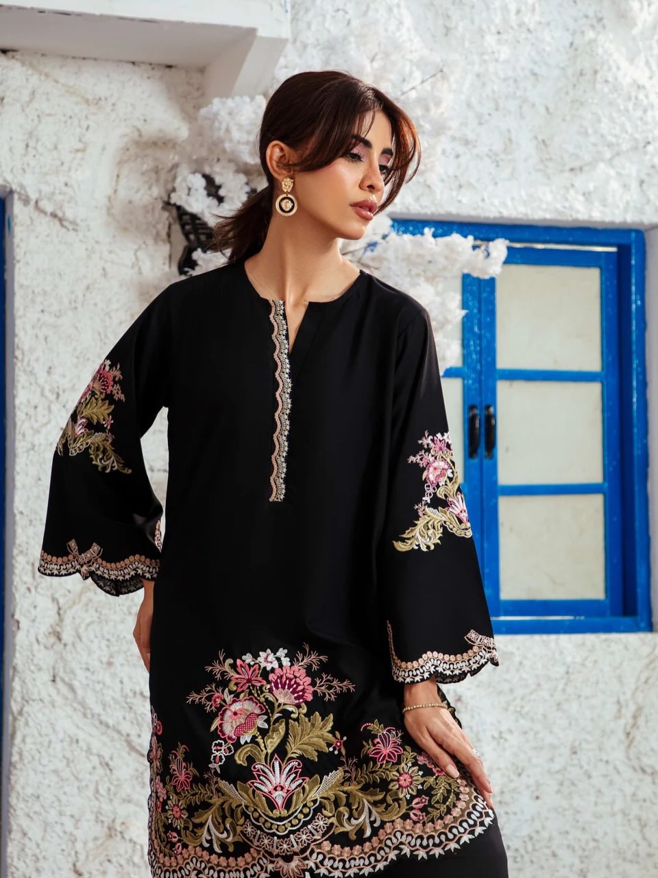 Sila Embroidered 2Pcs