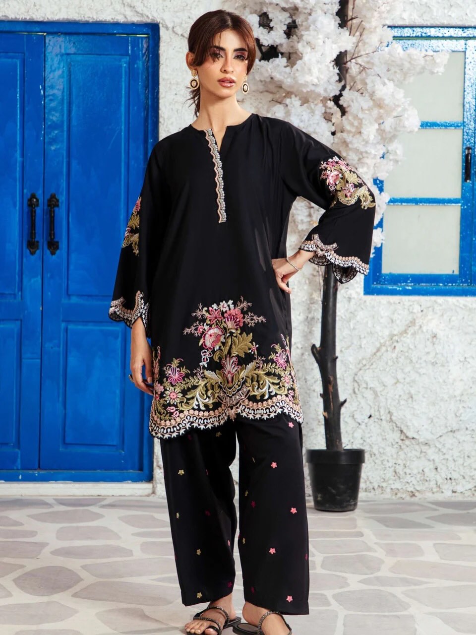 Sila Embroidered 2Pcs