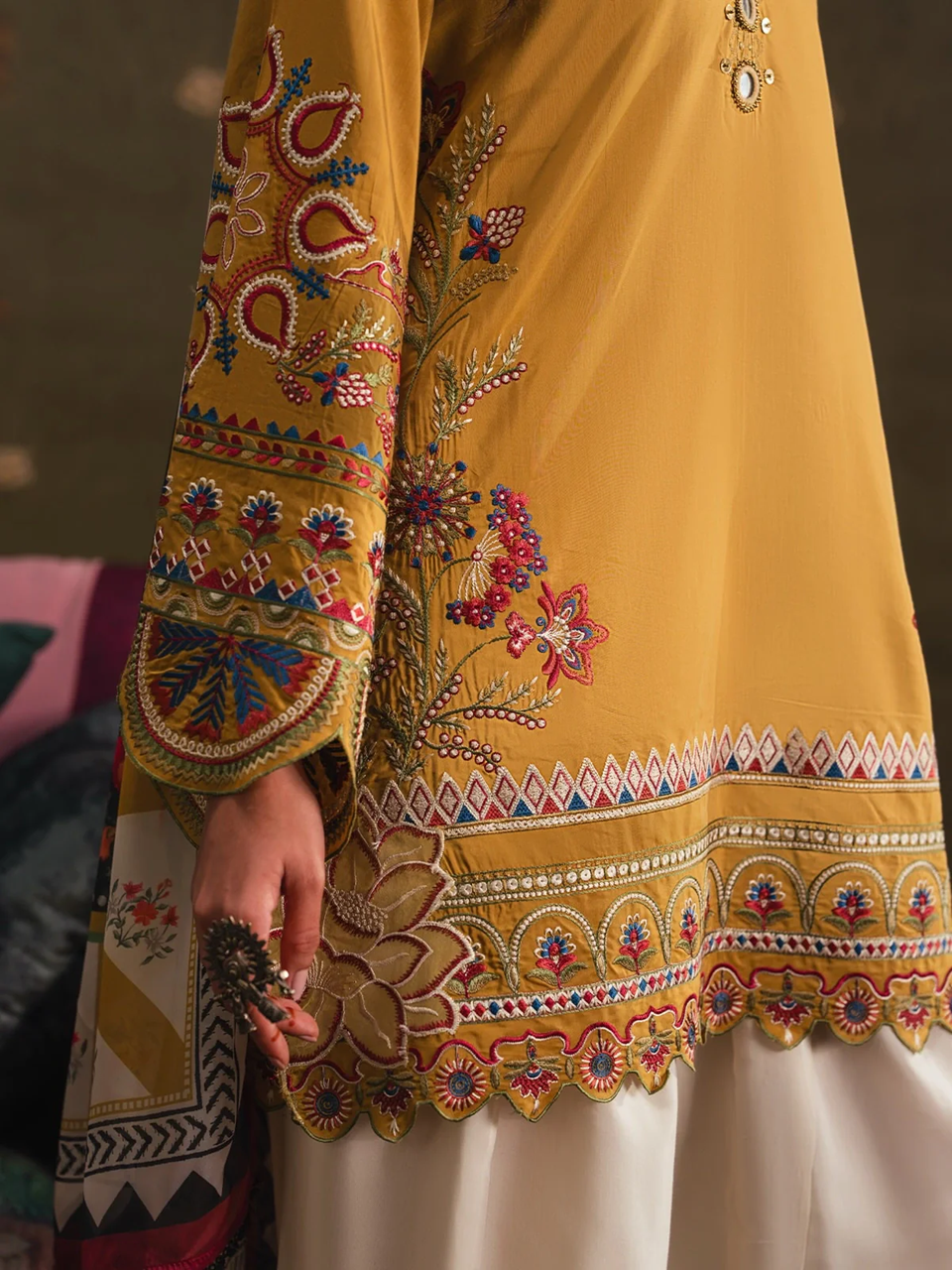 SONI EMBROIDERED 3PC