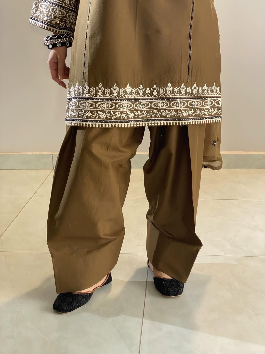 Decent Brown 3PC