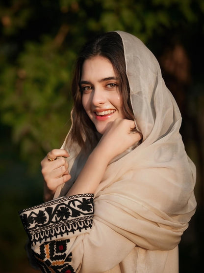 Layla Embroidered 3PC