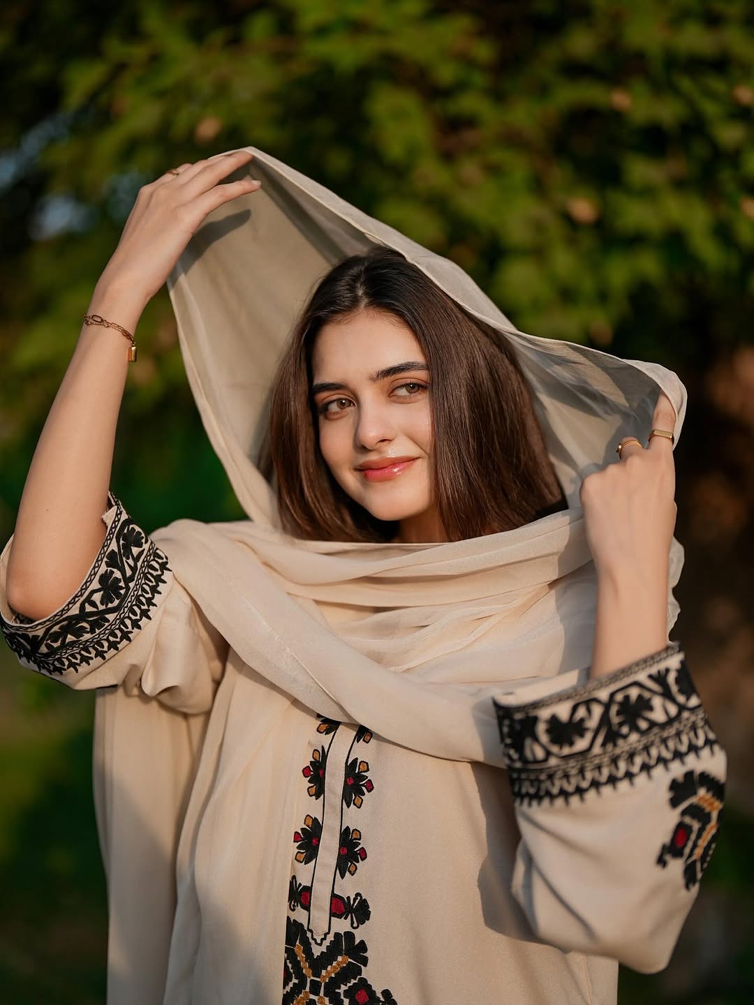 Layla Embroidered 3PC