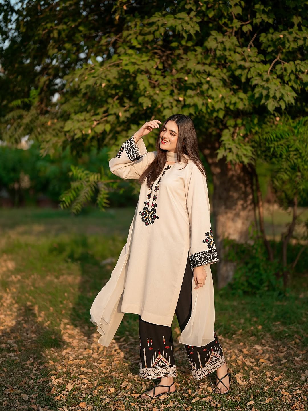 Layla Embroidered 3PC